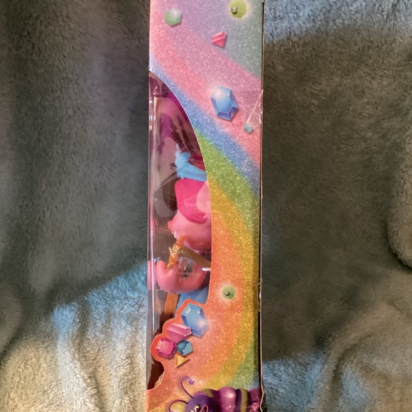 Hasbro Dreamworks Trolls singing ROCKSTAR POPPY with UKULELE - Picture 8 of 9